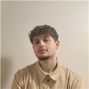 studente universitario che offre ripetizioni e aiuto compiti a ragazzi delle elementari/ medie o superiori